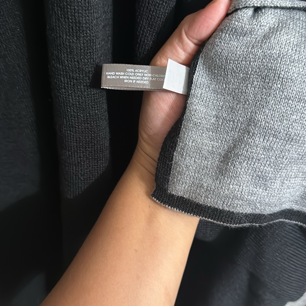 CHARTER CLUB REVERSIBLE PONCHO - Picture 6 of 7